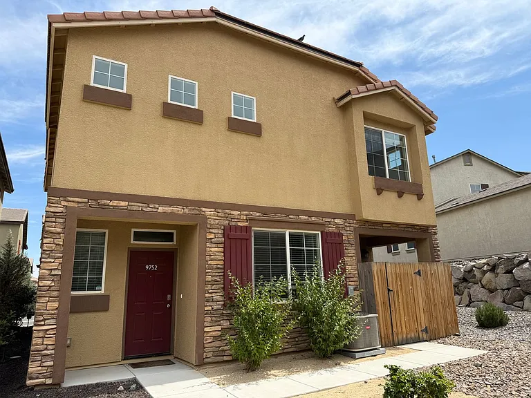 9752 Silver Dollar Ln — Photo 2