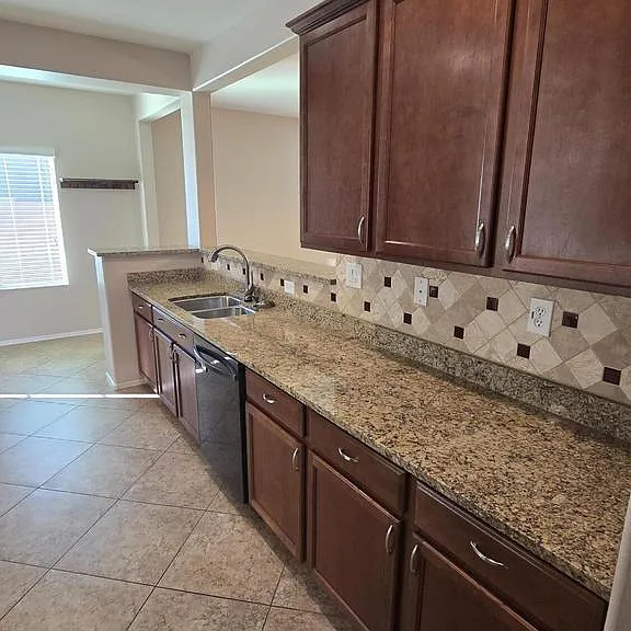10826 W Avenida Del Rey — Photo 6