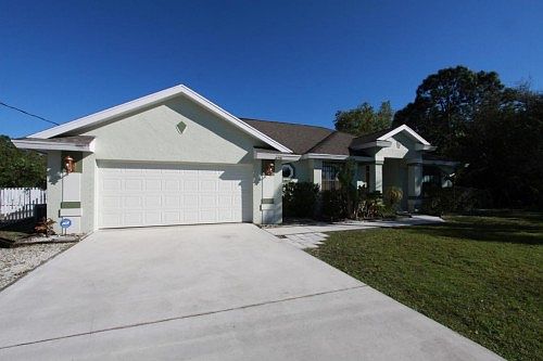 2nd image of 478 SW Tulip Blvd