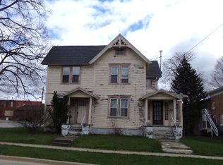 203 S West St, Angola, IN 46703