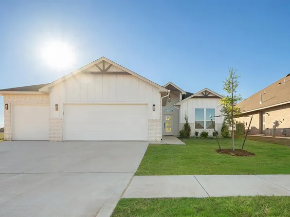 5017 Misty Wood Ln, Mustang, OK 73064