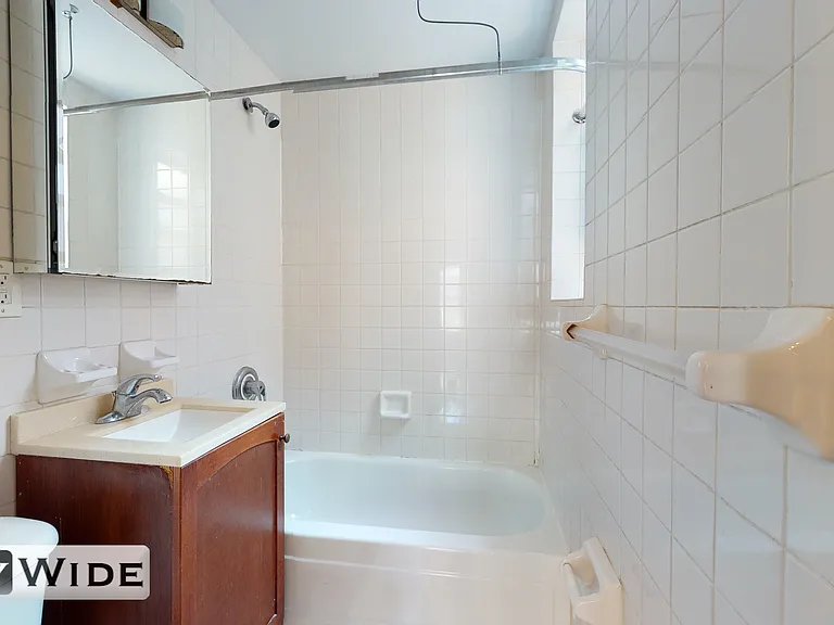 441 W 51st St #4R — Photo 5