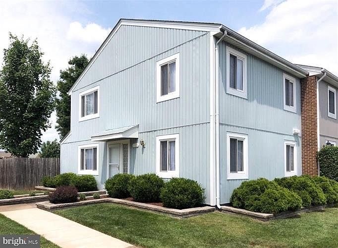 1st image of 1015 Knight Ln