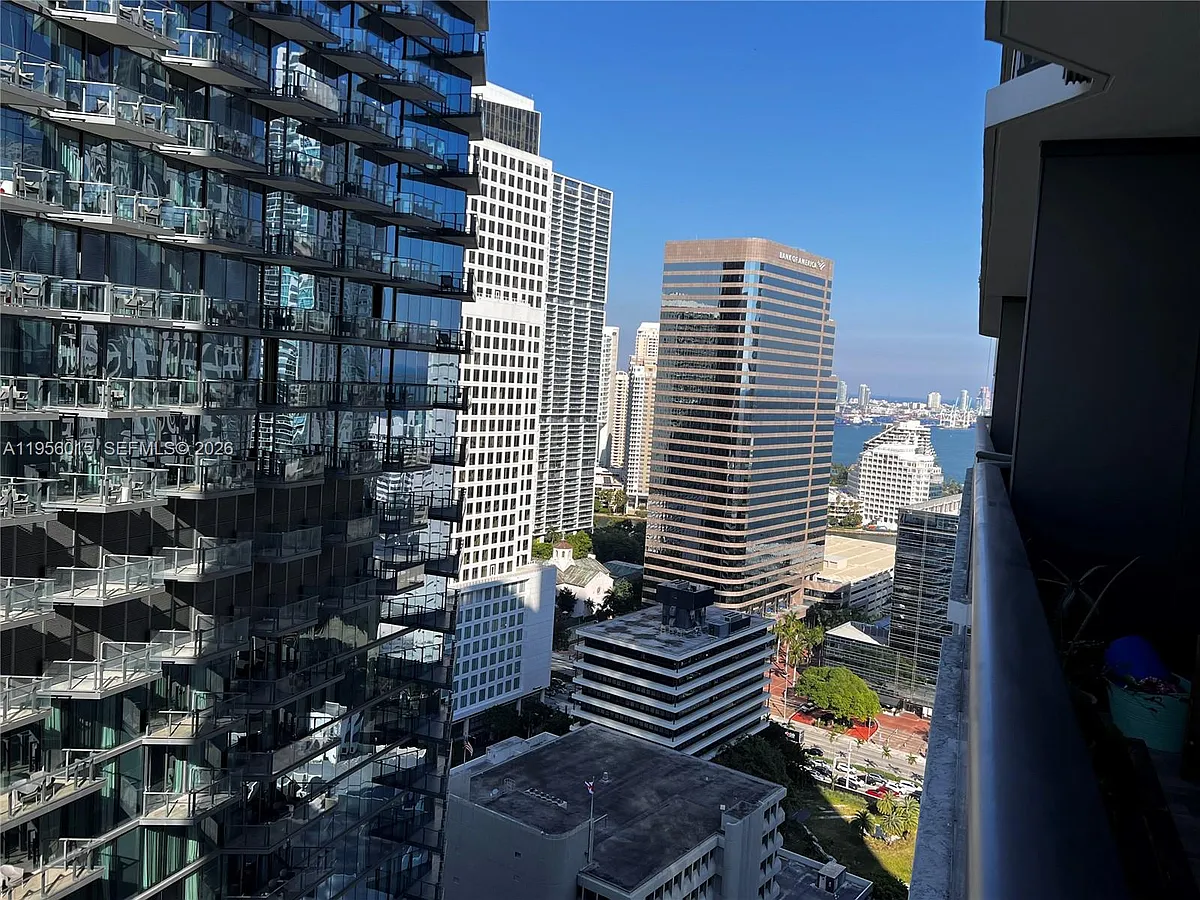 Building Photo - 801 S Miami Ave #2807