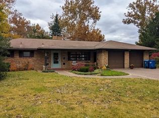2 Cardigan Ln, Saint Louis, MO