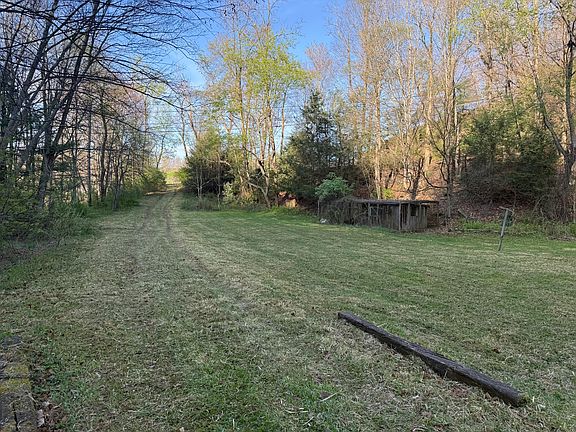 3rd image of 441 Surveyor Run Rd