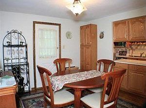 5th image of 1661 Pembroke Dr