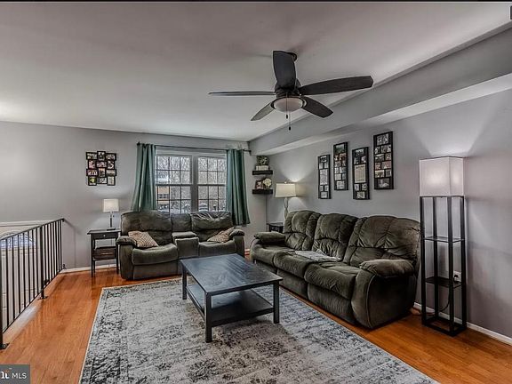 2nd image of 19 Golden Hill Ct