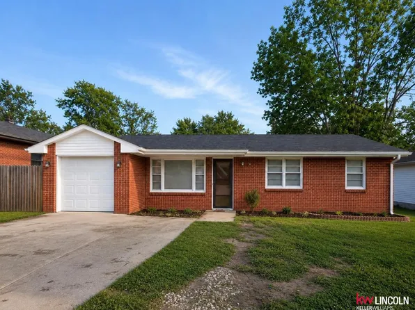 6701 Vine St, Lincoln, NE 68505