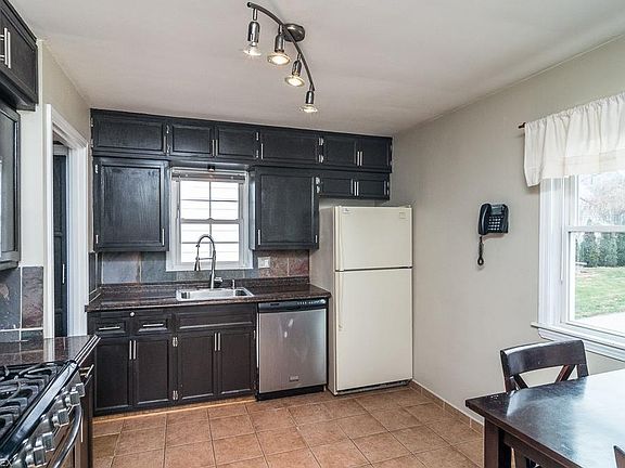 3rd image of 6311 Delora Ave