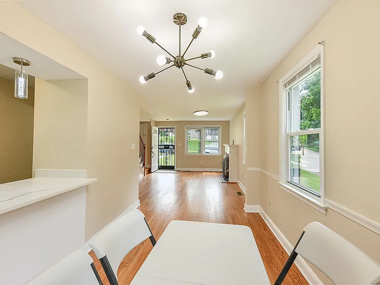 5618 Belleville Ave — Photo 9