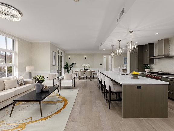 3rd image of 1009 Laurier Ave #304