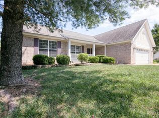 1539 Ivy Chase Ln, Fenton, MO