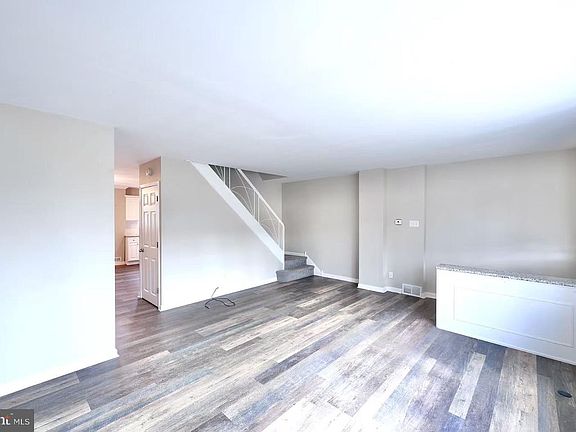 4th image of 11850 Basile Rd