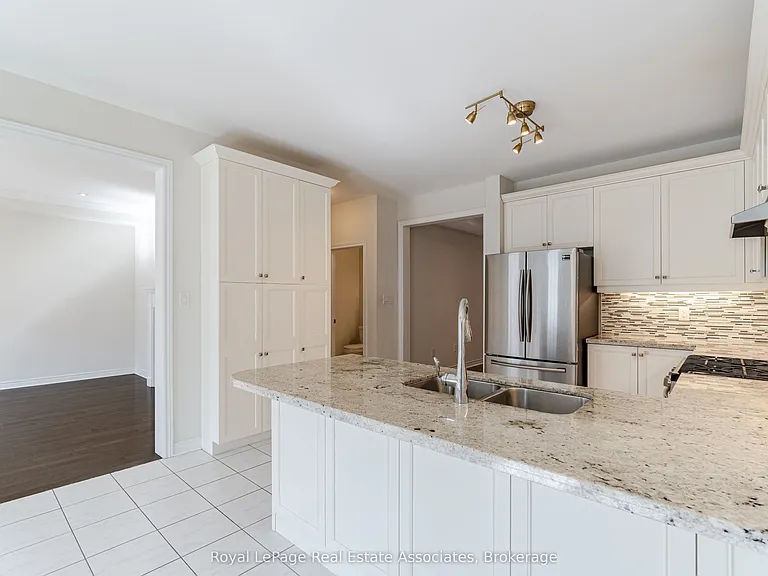 3172 Ernest Appelbe Blvd — Photo 8