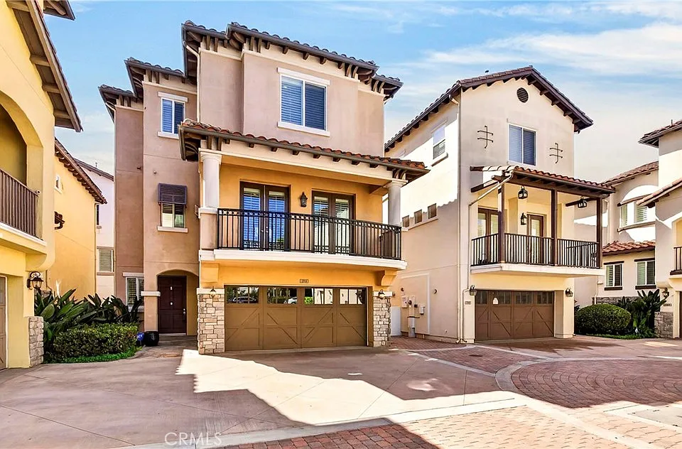 12914 Agustin Pl