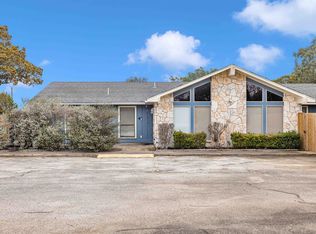 5565 Whartons Dock Rd, Bandera, TX 78003