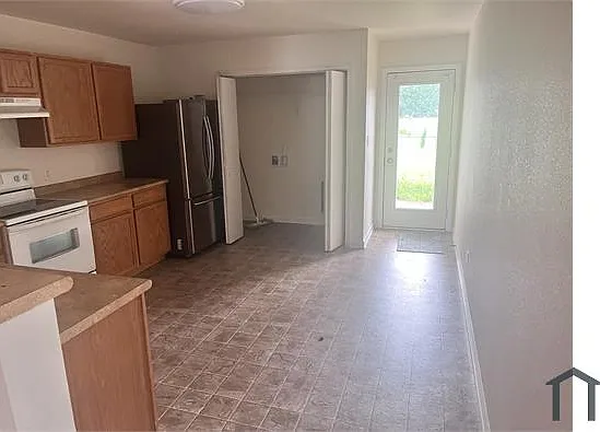165 Cloverbrook Dr — Photo 2