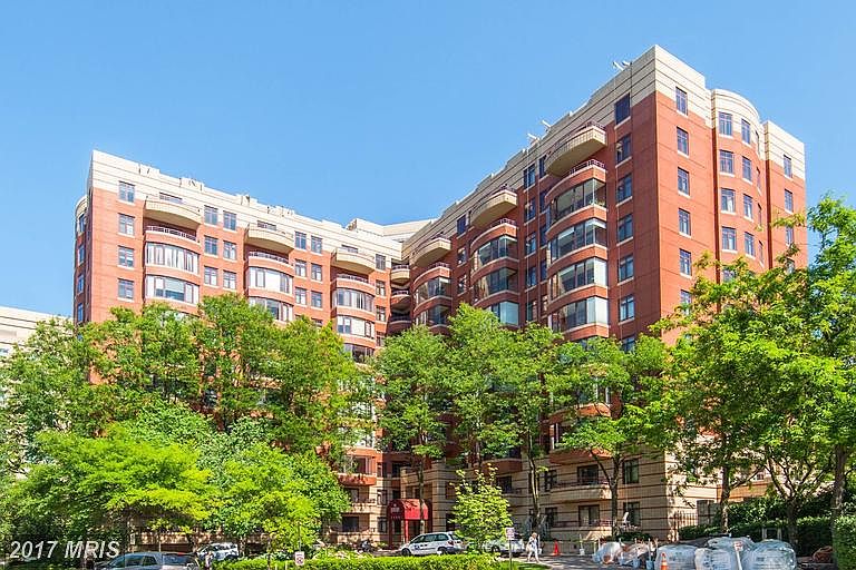 1st image of 2400 Clarendon Blvd APT 306