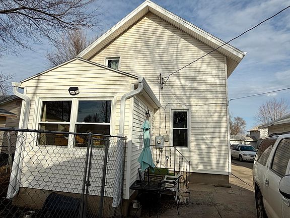 4th image of 608 S 9th St