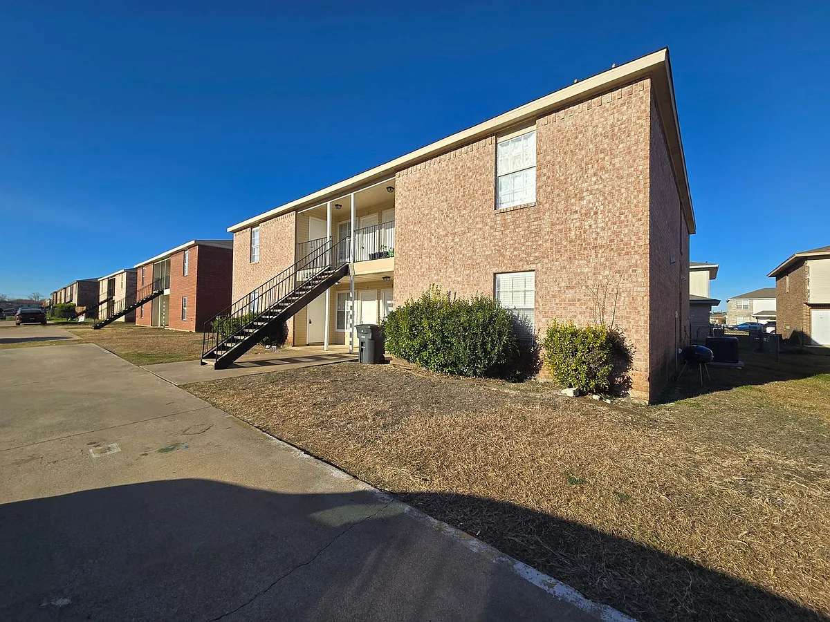 Building Photo - 3209 Toledo Dr #A