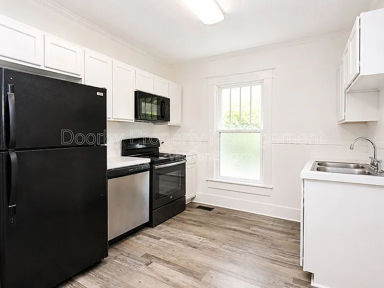 3207 Curtis St — Photo 10