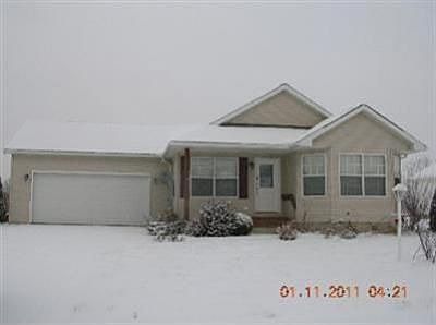 1st image of 27 Andrew Ct