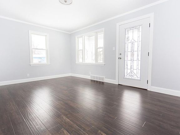5th image of 15 Zimmerman St