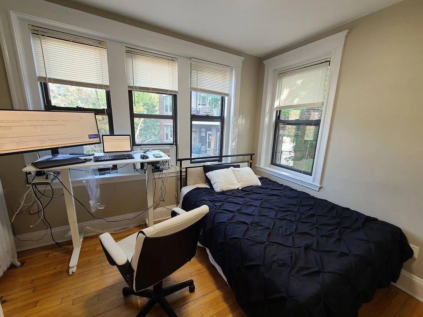 Furnished - Cleveland Circle - Close to T - Laundry Facility — Photo 3