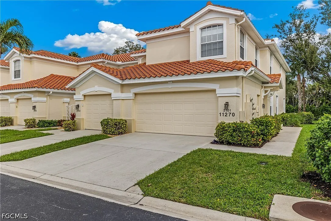 3 bed, 2.0 bath, 1934 sqft, $2,600 — Photo 1