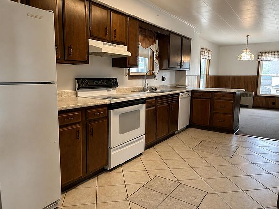 3rd image of 679 Third Avenue