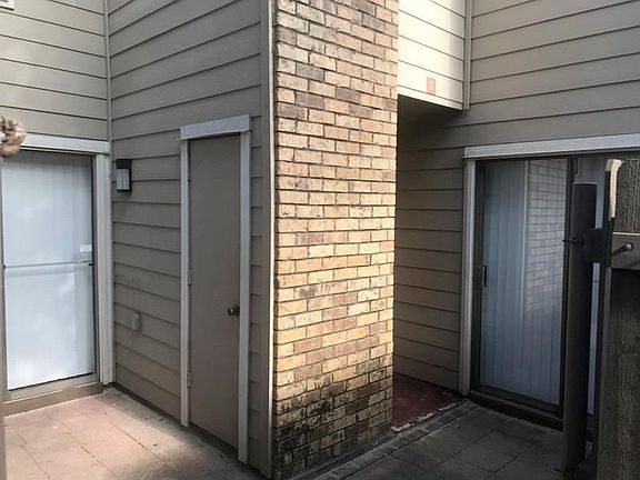 3rd image of 2321 Torrington Dr APT C