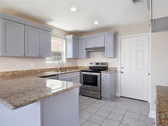 4th image of 25 Moss Dr