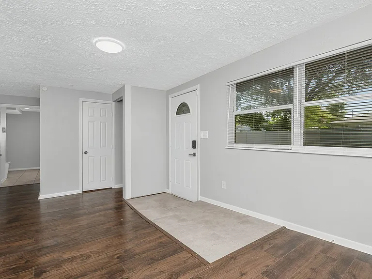 4301 W Arch St — Photo 20