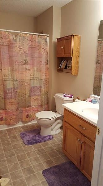 2nd image of 138 Valley Cir