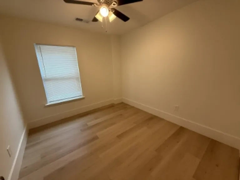 934 N Hollywood St — Photo 21