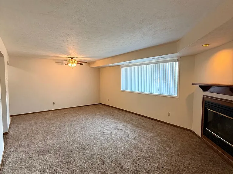 31400 N Marginal Rd — Photo 8