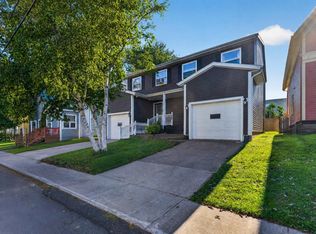 195 Hillsborough St, Charlottetown, PE C1A4W8