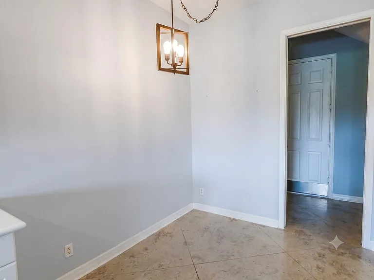 30 Beechdale Ln — Photo 8