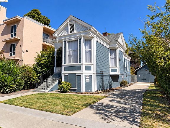 4th image of 3414 Andover St
