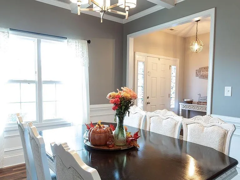 1246 Brickyard Dr — Photo 2