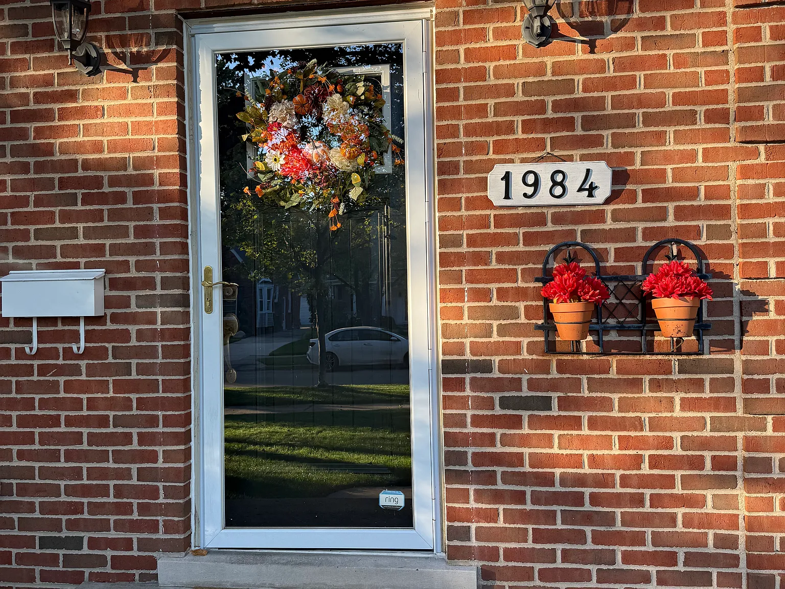 3 bed, 1.5 bath, 1668 sqft, $2,800 — Photo 2