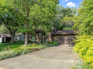8280 Sunnyside Rd, Mounds View, MN 55112