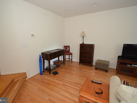4th image of 6603 Desiree Ct