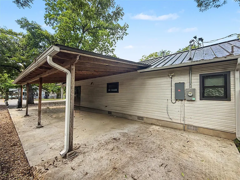2506 E Cesar Chavez St — Photo 24