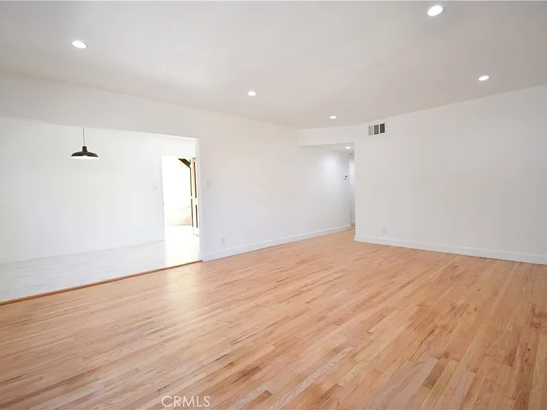 1570 N Verdugo Rd #B — Photo 8