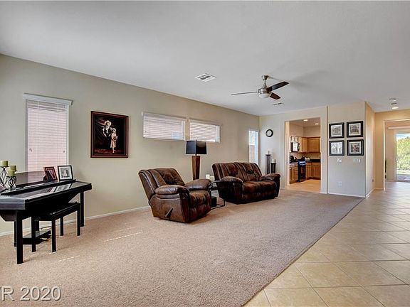 3rd image of 7160 Crescentville Ave