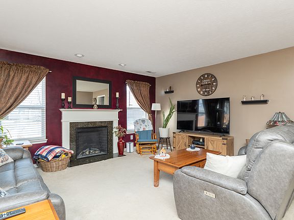 3rd image of 15418 Blair Ln
