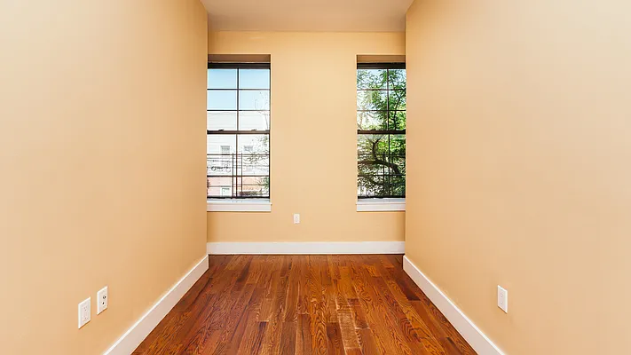 Rented by Nooklyn NYC LLC | media 18