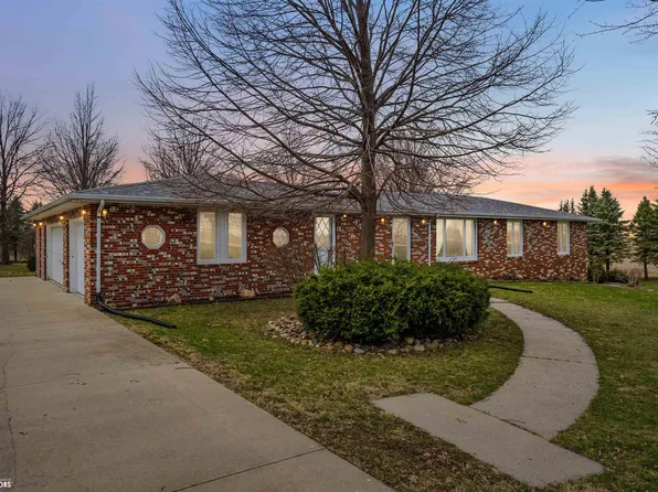 1505 Sanford Ave, Marshalltown, IA 50158